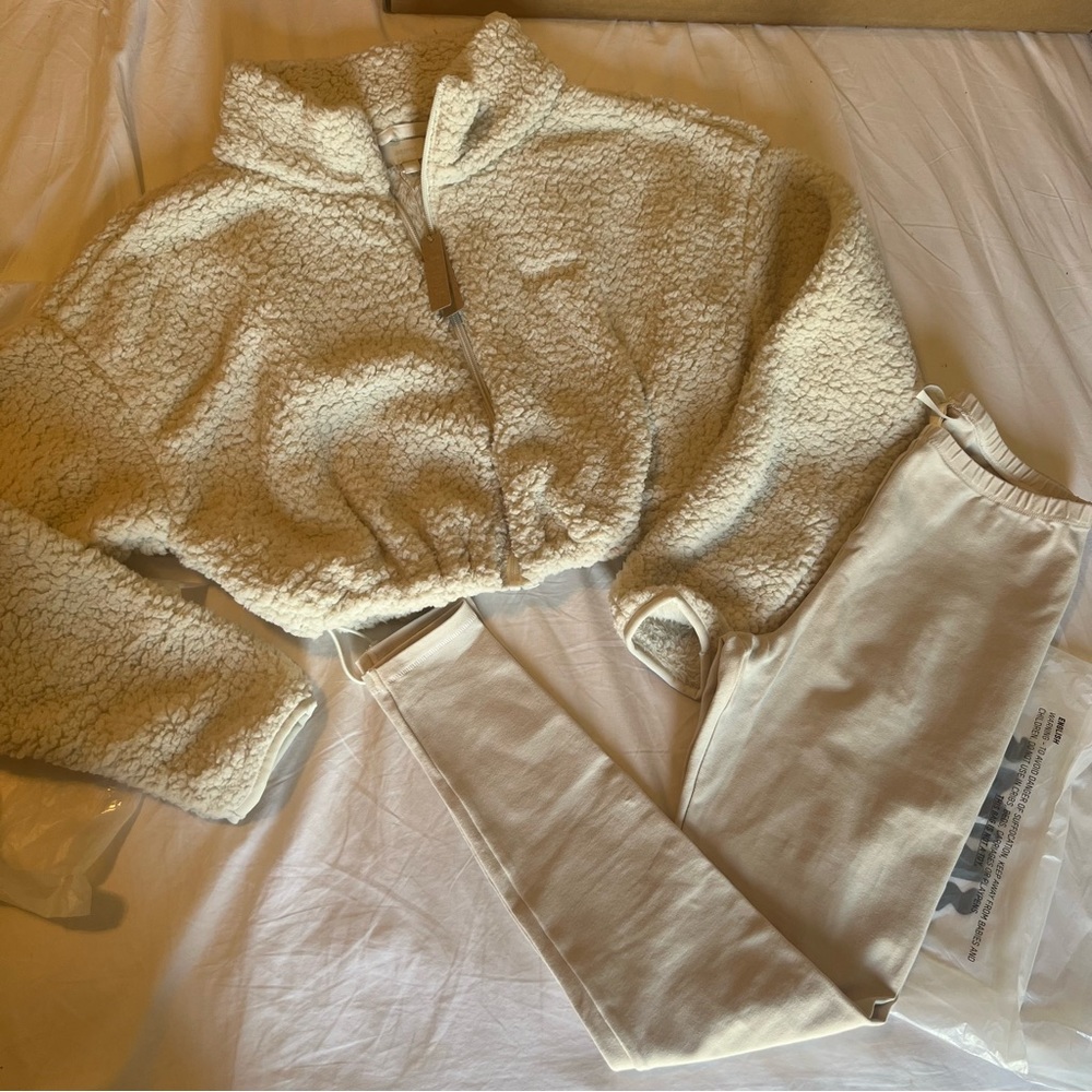 Skims set